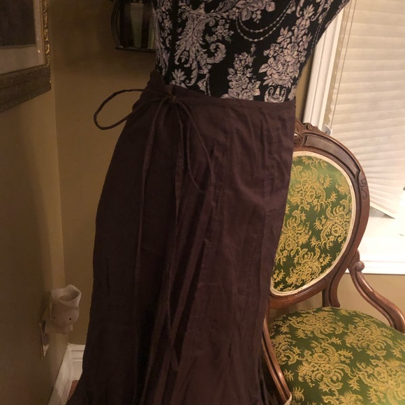 Le Chateau | M/L - Picture 4 of 6
